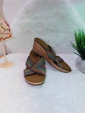 Skechers Multicolor Woven Cork Wedge Beach Party Summer Sandals 🩴